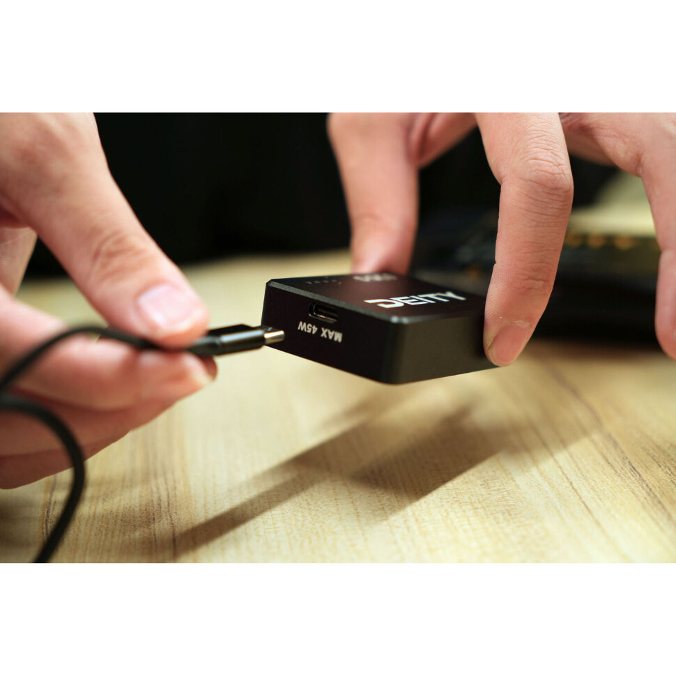 Зарядный адаптер Deity DQC1 Smart Battery Charger Зарядный адаптер Deity DQC1 Smart Battery Charger