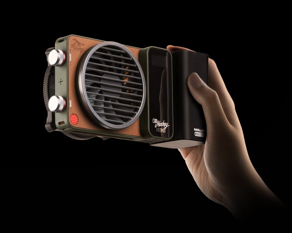 Осветитель Zhiyun MOLUS X100 RGB Осветитель Zhiyun MOLUS X100 RGB