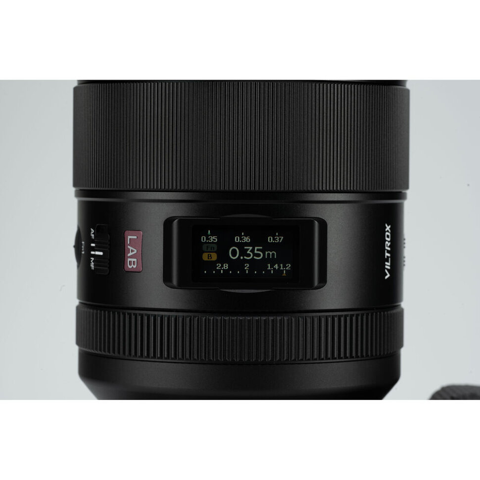 Объектив Viltrox AF 35mm F1.2 LAB FF E-mount Объектив Viltrox AF 35mm F1.2 LAB FF E-mount