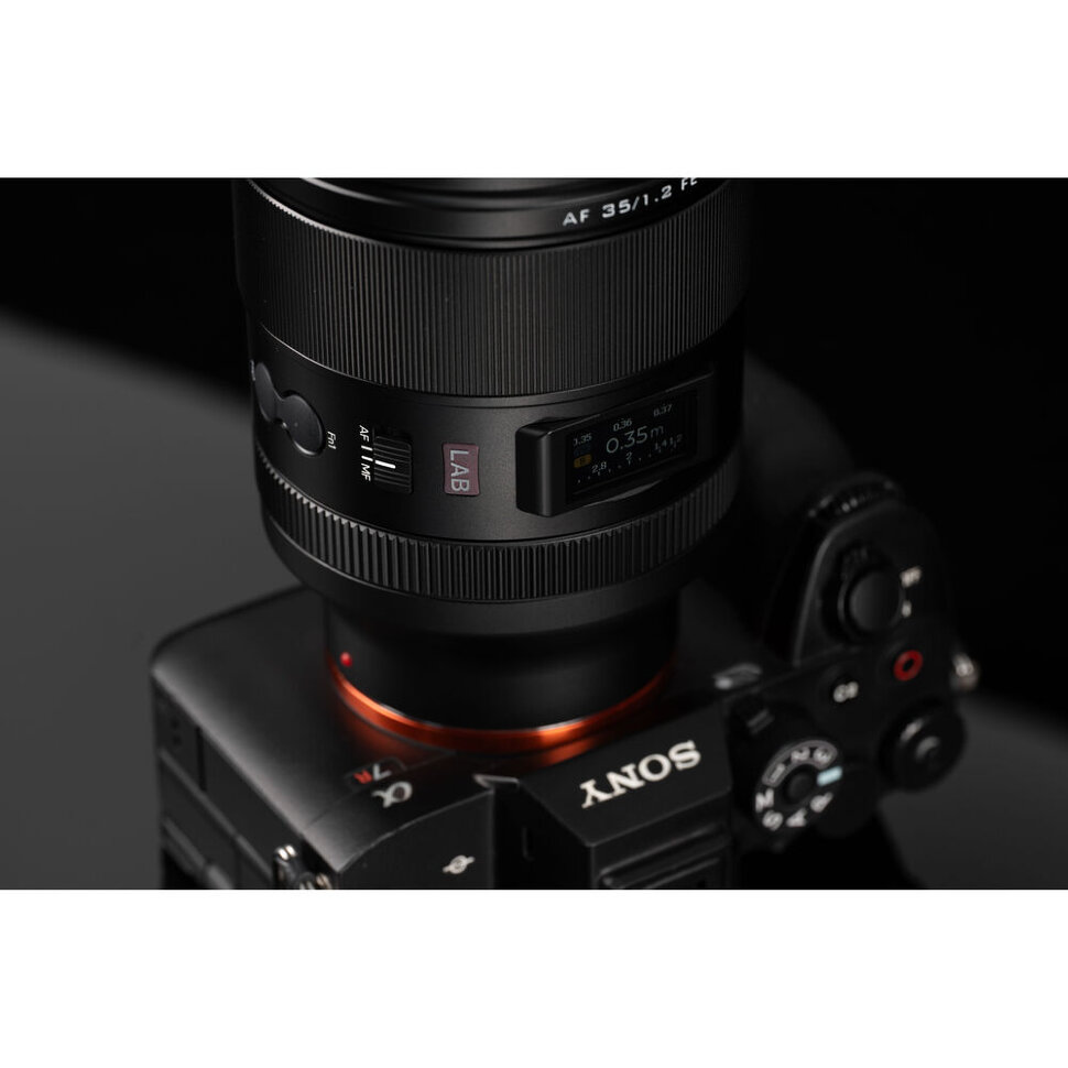 Объектив Viltrox AF 35mm F1.2 LAB FF E-mount Объектив Viltrox AF 35mm F1.2 LAB FF E-mount