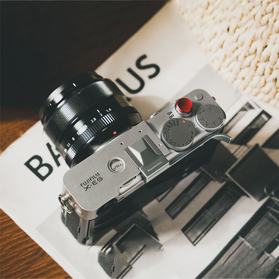 Упор для большого пальца SmallRig 5451 Thumb Grip для Fujifilm X-E5 Серебро Упор для большого пальца SmallRig 5451 Thumb Grip для Fujifilm X-E5 Серебро