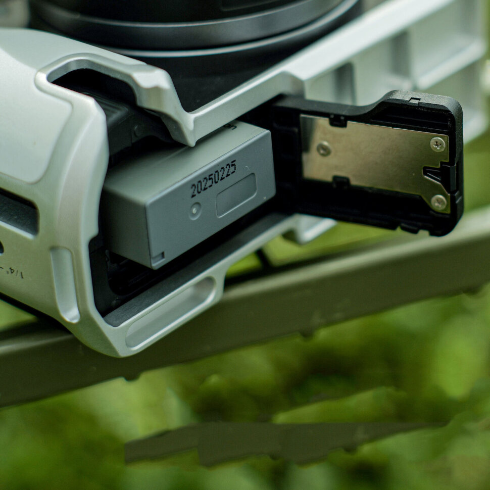 Клетка Tilta Base Kit для Canon R50 V Чёрная Клетка Tilta Base Kit для Canon R50 V Чёрная