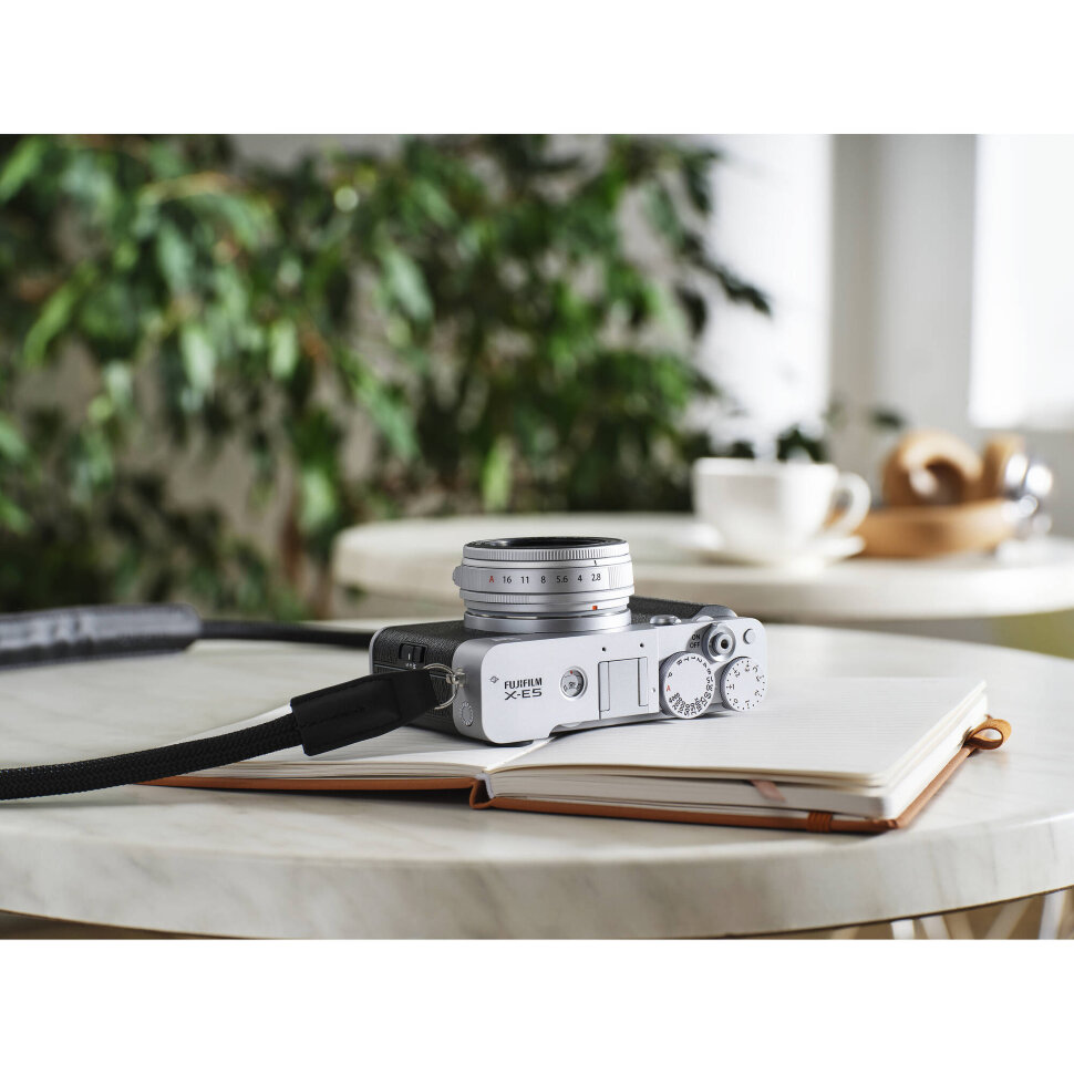 Беззеркальная камера Fujifilm X-E5 Body Чёрная Беззеркальная камера Fujifilm X-E5 Body Чёрная