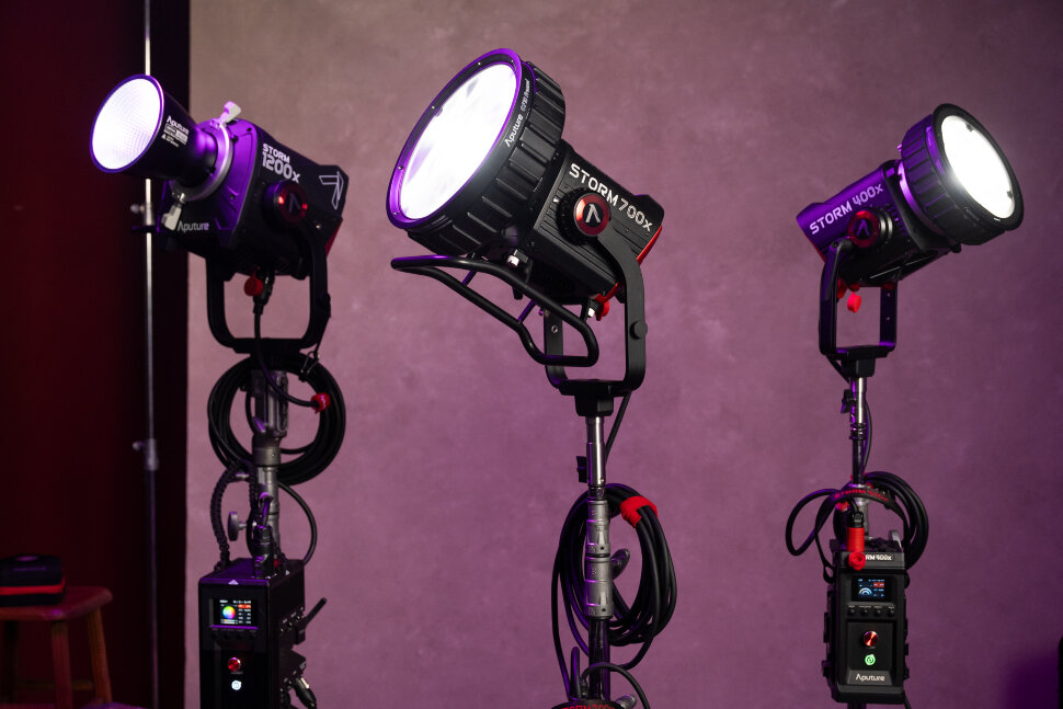 Осветитель Aputure STORM 700x Осветитель Aputure STORM 700x