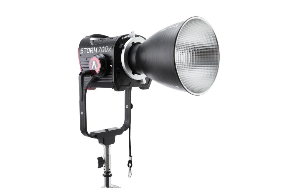 Осветитель Aputure STORM 700x Осветитель Aputure STORM 700x