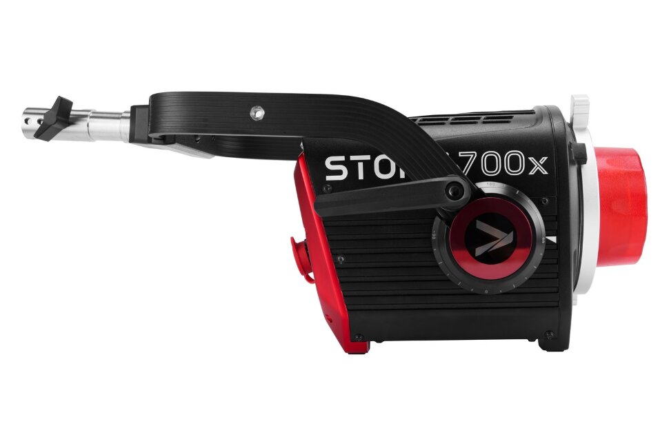Осветитель Aputure STORM 700x Осветитель Aputure STORM 700x