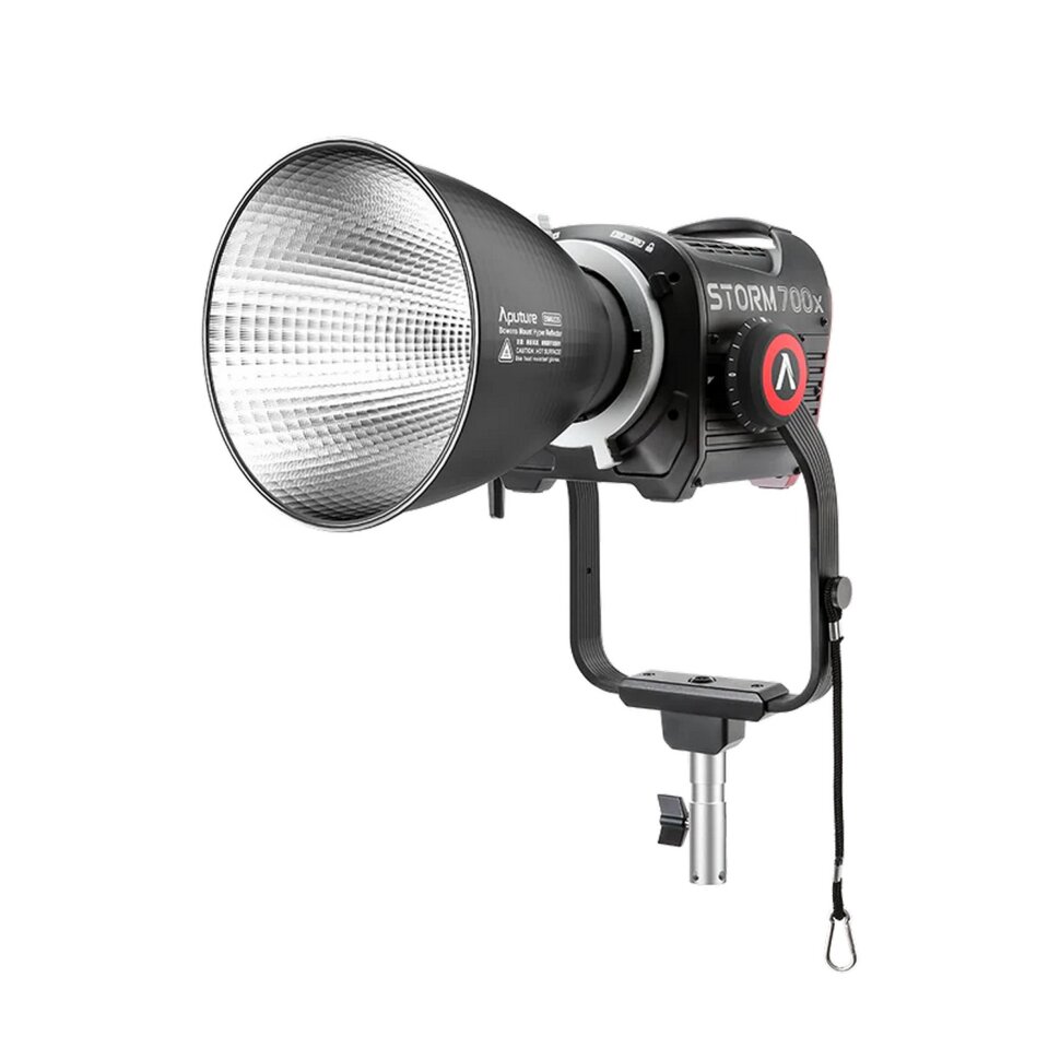 Осветитель Aputure STORM 700x Осветитель Aputure STORM 700x