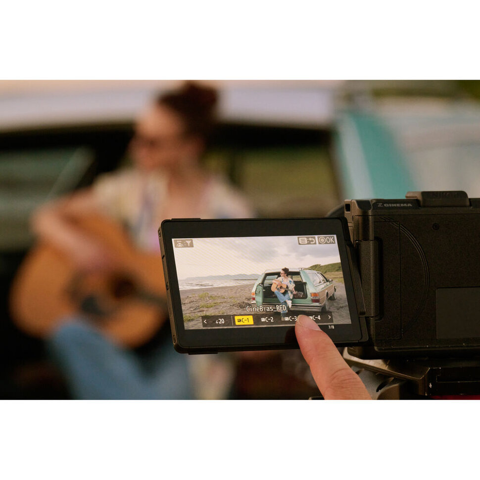 Кинокамера Nikon ZR + NIKKOR Z 24-70mm F/4.0 S Кинокамера Nikon ZR + NIKKOR Z 24-70mm F/4.0 S