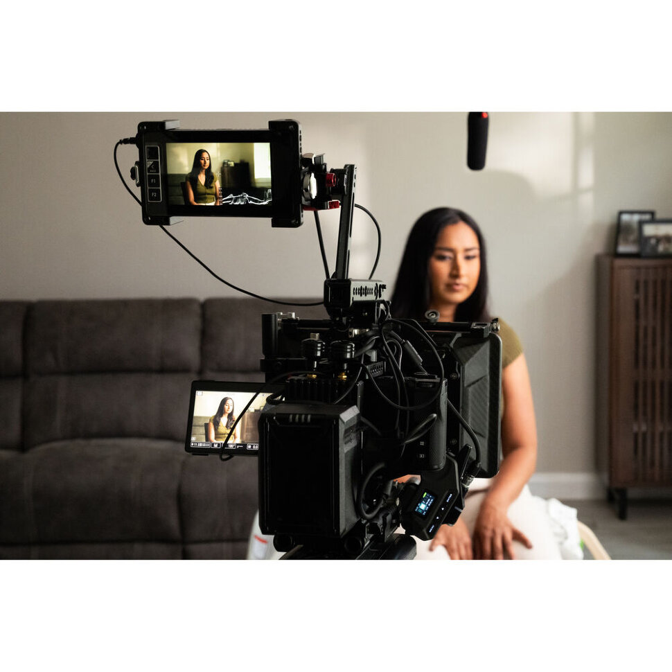 Кинокамера Nikon ZR + NIKKOR Z 24-70mm F/4.0 S Кинокамера Nikon ZR + NIKKOR Z 24-70mm F/4.0 S