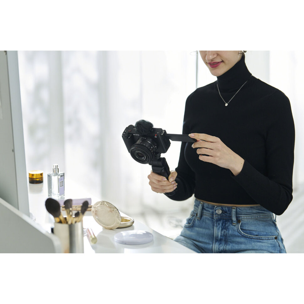 Камера Sony ZV-E1 Kit Чёрная (FE 28-60mm f/4-5.6) Камера Sony ZV-E1 Kit Чёрная (FE 28-60mm f/4-5.6)