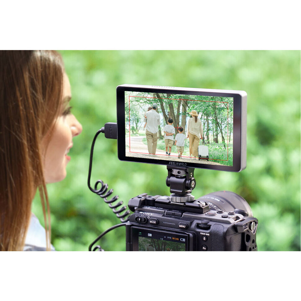 Операторский монитор Feelworld P6XL со встроенным аккумулятором Операторский монитор Feelworld P6XL со встроенным аккумулятором