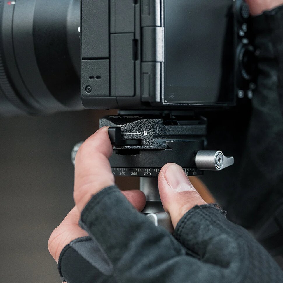 Зажим PGYTECH Arca-Type Quick Release Clamp V2 Зажим PGYTECH Arca-Type Quick Release Clamp V2