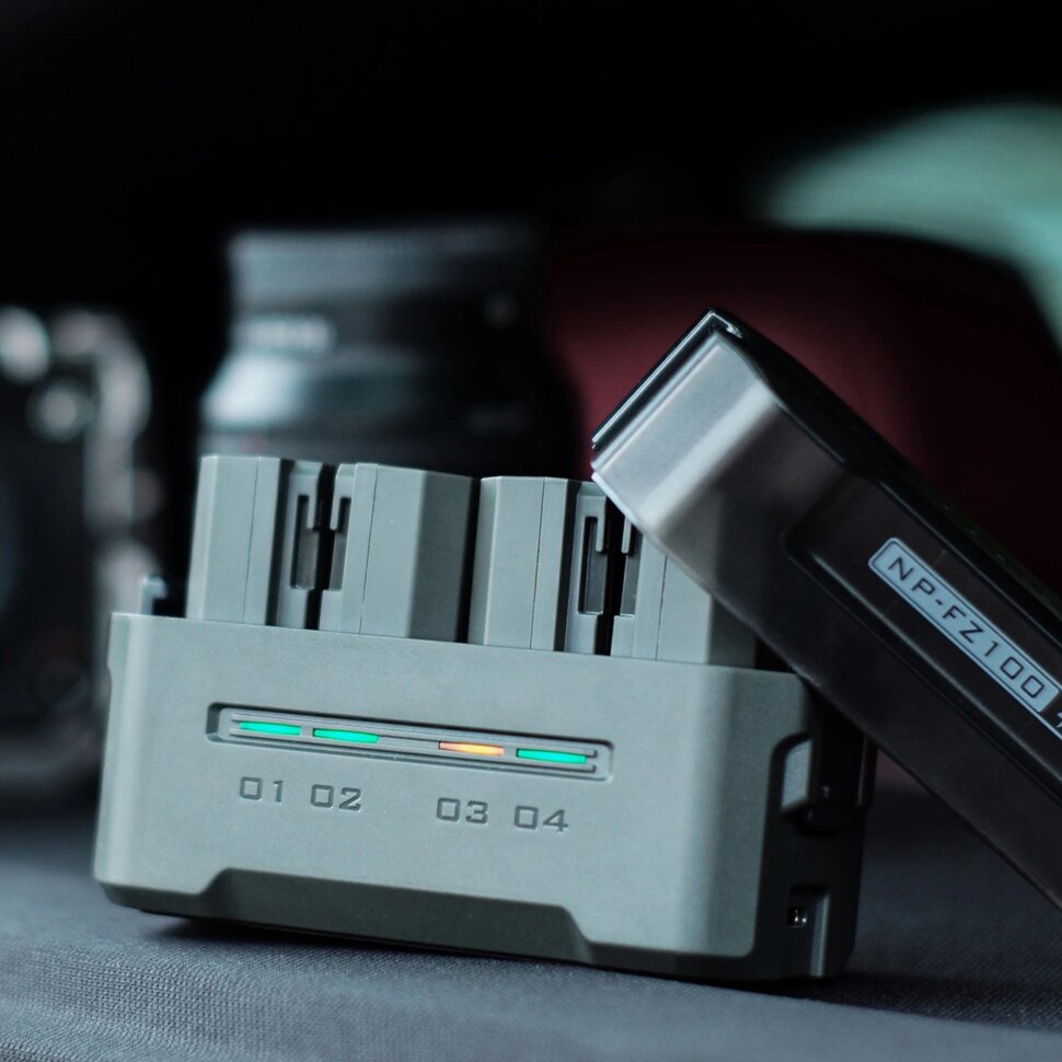 Зарядный кейс Tilta Portable Charging Station для NP-FZ100 Белый Зарядный кейс Tilta Portable Charging Station для NP-FZ100 Белый