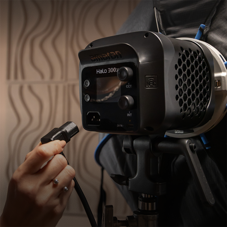 Осветитель amaran Halo 200x Осветитель amaran Halo 200x