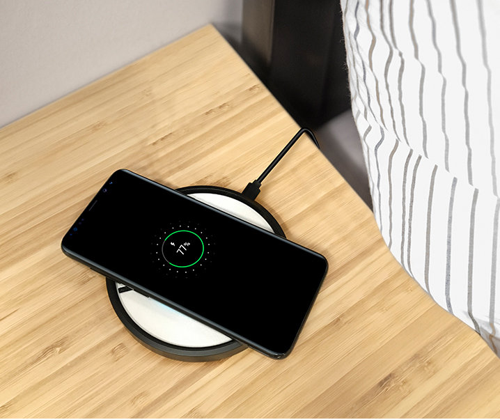 Беспроводная зарядка Nillkin Magic Disk 4 Черная Беспроводная зарядка Nillkin Magic Disk 4 Черная