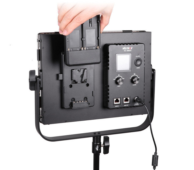 Осветитель Viltrox VL-D85T (3300-5600K) Осветитель Viltrox VL-D85T (3300-5600K)