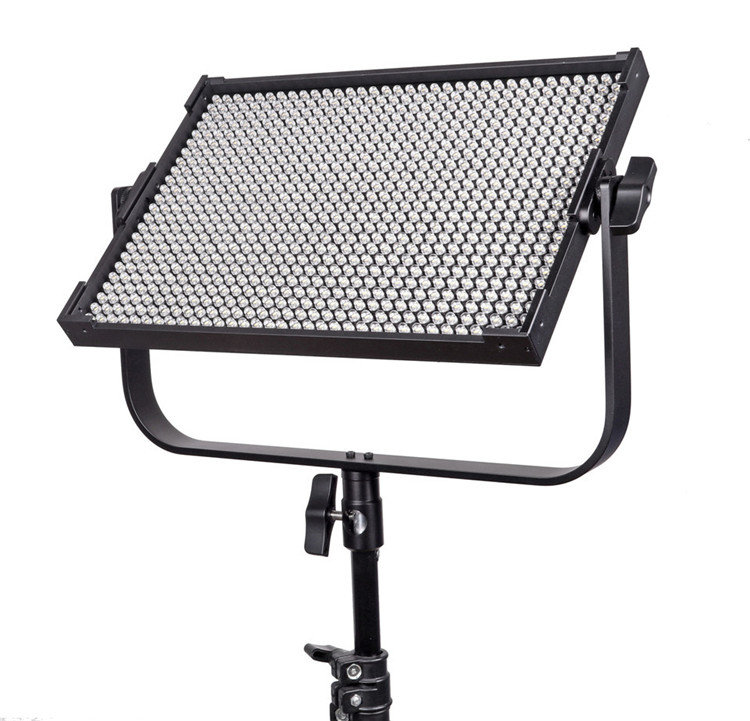 Осветитель Viltrox VL-D85T (3300-5600K) Осветитель Viltrox VL-D85T (3300-5600K)