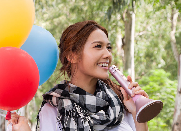 Беспроводной микрофон для караоке Momax K-MIC PRO Золото Беспроводной микрофон для караоке Momax K-MIC PRO Золото