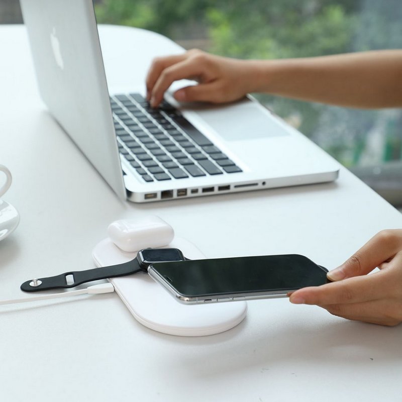 Беспроводная зарядка Baseus Smart 3in1 Phone+Watch+Pods (18W MAX) Белая Беспроводная зарядка Baseus Smart 3in1 Phone+Watch+Pods (18W MAX) Белая